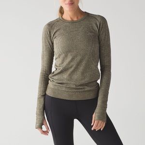 Restless pullover size 4 in dark olive